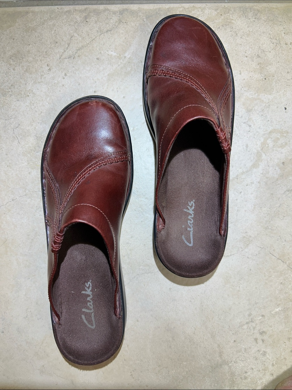 Clarks Women's 7M Brown Leather Slip On Comfort Shoes Clogs (Retail $70)